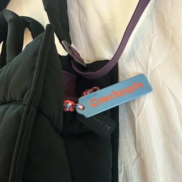 Coachtopia Loop Wavy Tote - Picture 9 of 13